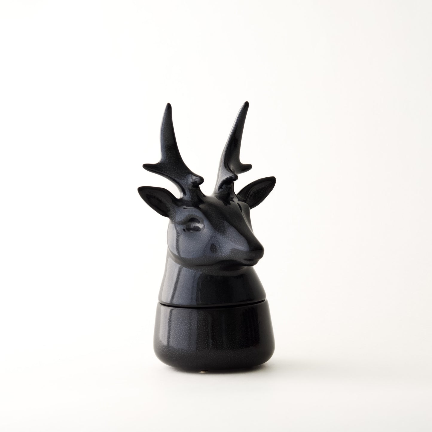 Ikimetsä - Deer with large antlers (Black)