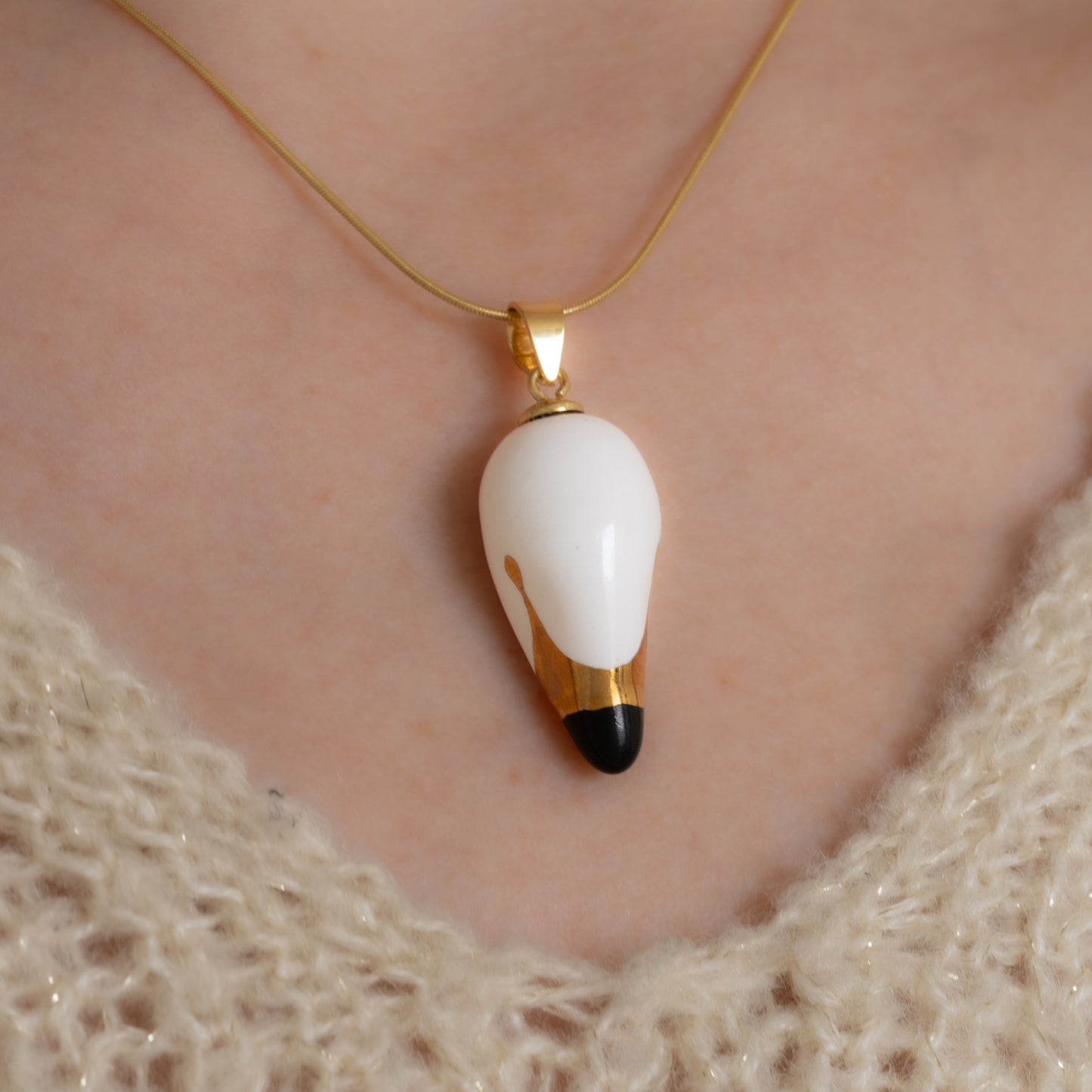 Joutsenkoru Ceramic Swan Pendant with Necklace (White)