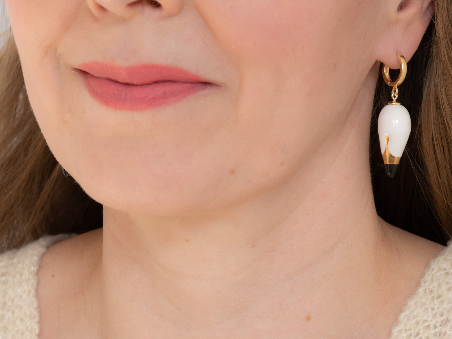 Joutsenkoru Ceramic Swan Earrings (White)